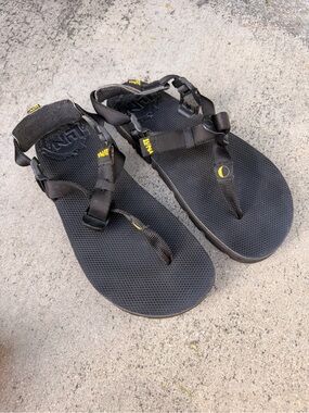Luna Mono Winged Edition Sandals Black Size W 7.5 M 5.5 EUC